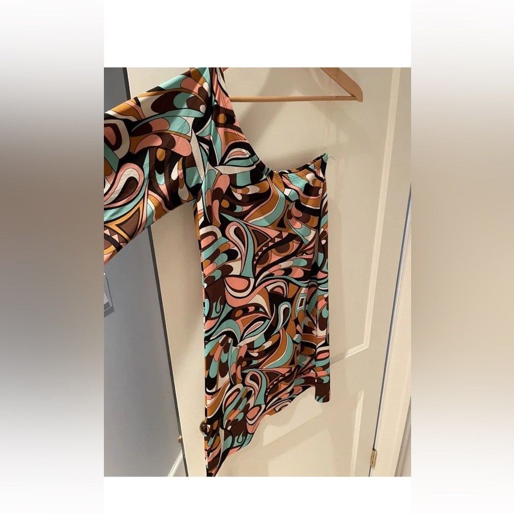 Pucci print jet set with bat wing sleeve dosent wrinkle small disco
